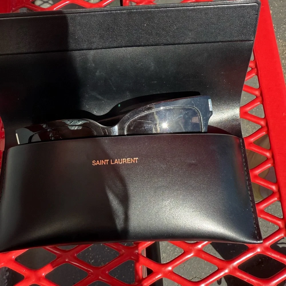 Saint Laurent Black Sunglasses SL 507 - Picture 8 of 11